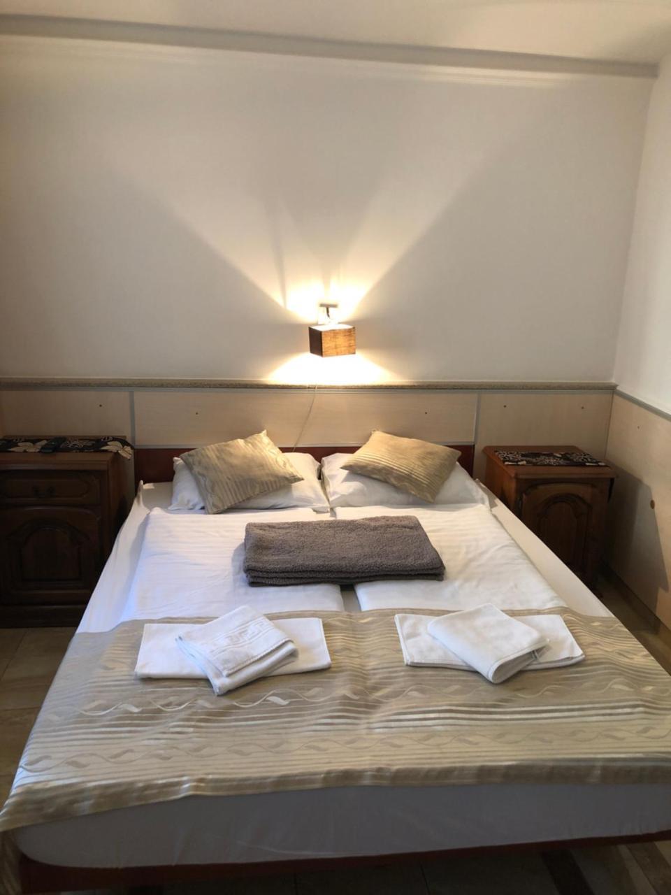 Mosoly Apartman Szegedin Exterior foto